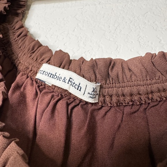 Abercrombie Brown Stringy Ruched Milkmaid Puff Sleeve Cropped Blouse - Picture 6 of 9